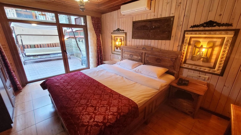 Double room with Patio and Swing