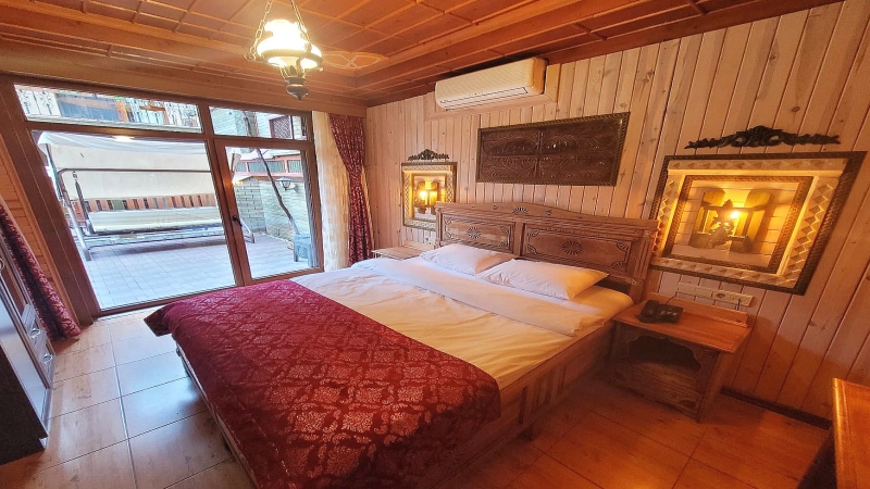 Double room with Patio and Swing
